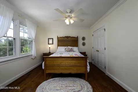 906 Leeward Drive Trent Woods NC 28562