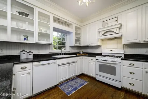 906 Leeward Drive Trent Woods NC 28562