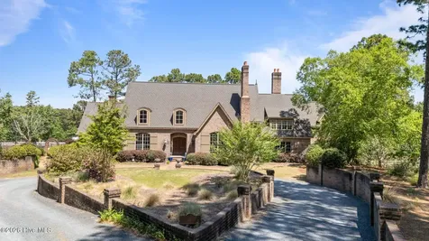 1650 Youngs Road Vass NC 28394