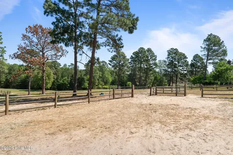 1650 Youngs Road Vass NC 28394