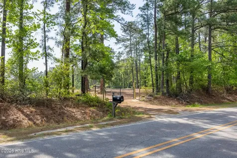 935 Mcgill Road Vass NC 28394