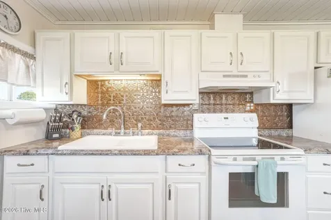 187 Mullens Drive Harkers Island NC 28531
