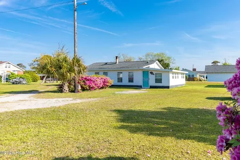 187 Mullens Drive Harkers Island NC 28531