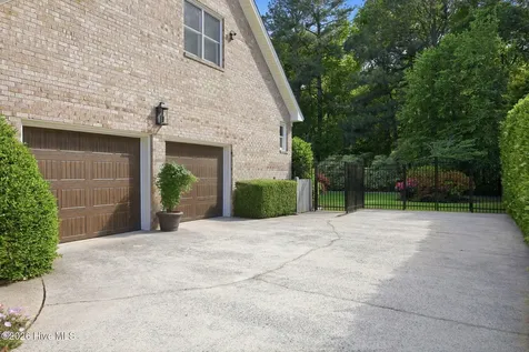 503 Dobbs Court Greenville NC 27834