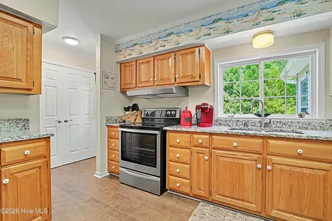 503 Groves Point Drive Hampstead NC 28443