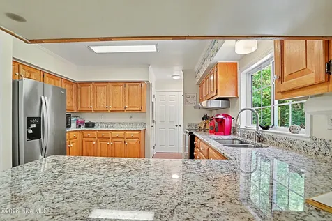 503 Groves Point Drive Hampstead NC 28443