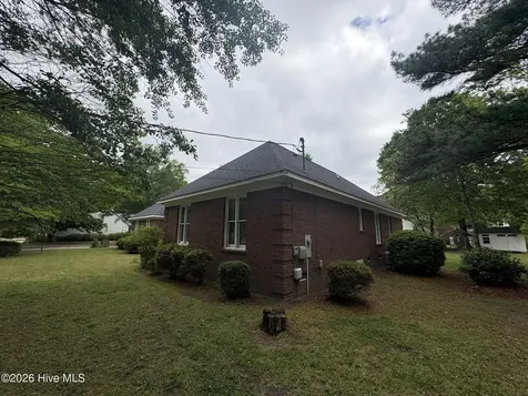1706 Nash Street N Wilson NC 27893