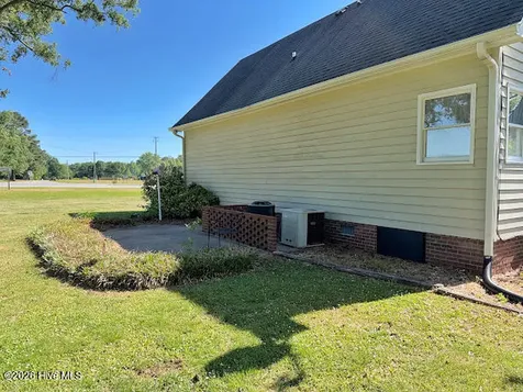 2496 N Nc 24 Highway Beulaville NC 28518
