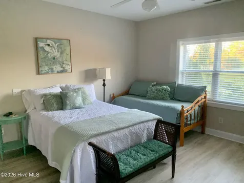 404 Penny Lane Morehead City NC 28557
