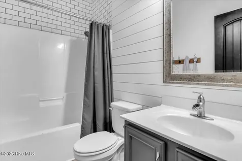 121 Buckhaven Drive Richlands NC 28574
