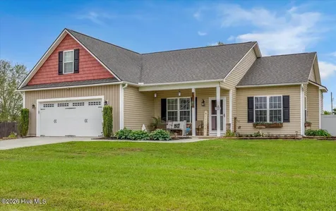 121 Buckhaven Drive Richlands NC 28574