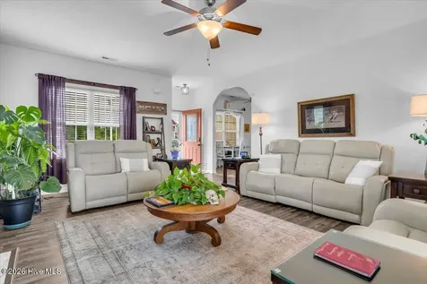 121 Buckhaven Drive Richlands NC 28574