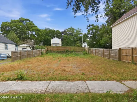 715 Brooks Alley Wilmington NC 28401