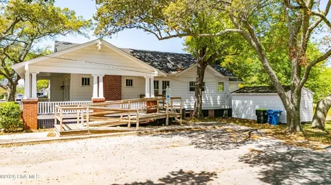 3014 Bridges Street Morehead City NC 28557