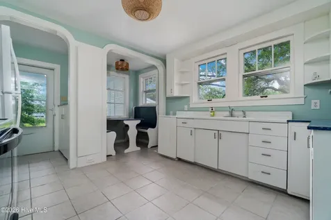 3014 Bridges Street Morehead City NC 28557