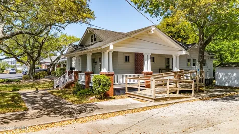 3014 Bridges Street Morehead City NC 28557