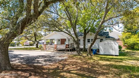 3014 Bridges Street Morehead City NC 28557