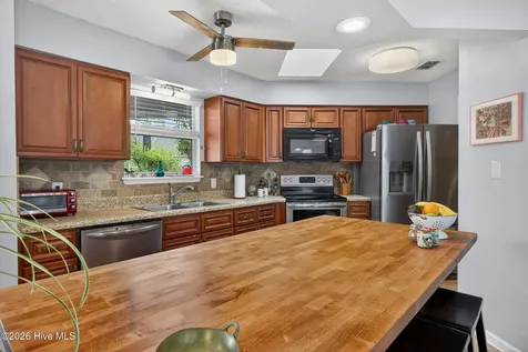 129 Red Bird Lane Hampstead NC 28443