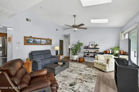 129 Red Bird Lane Hampstead NC 28443