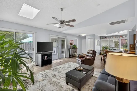 129 Red Bird Lane Hampstead NC 28443
