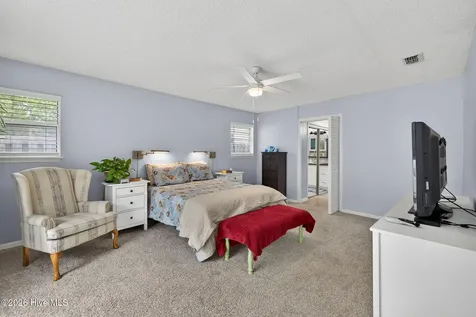 129 Red Bird Lane Hampstead NC 28443