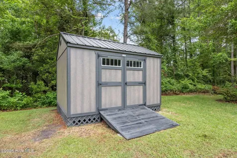 102 Travis Drive Beaufort NC 28516