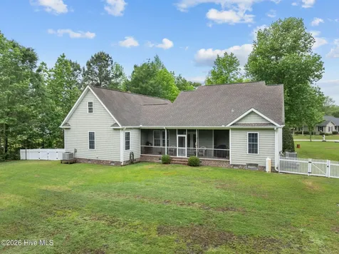 102 Travis Drive Beaufort NC 28516