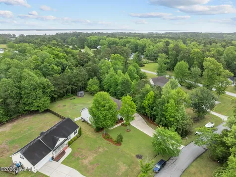 102 Travis Drive Beaufort NC 28516