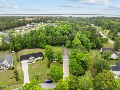 102 Travis Drive Beaufort NC 28516