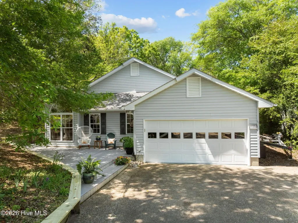 111 Mimosa Boulevard Pine Knoll Shores NC 28512