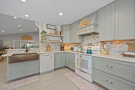 111 Mimosa Boulevard Pine Knoll Shores NC 28512