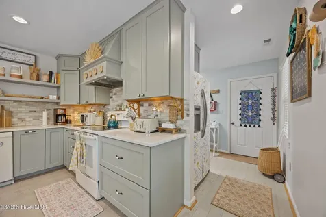111 Mimosa Boulevard Pine Knoll Shores NC 28512