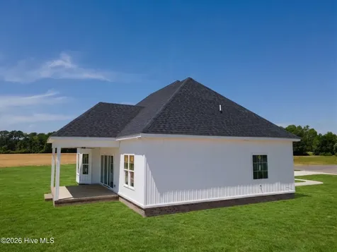 2757 Whitaker Glen Drive Farmville NC 27828