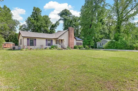 207 Stillwood Drive Jacksonville NC 28540