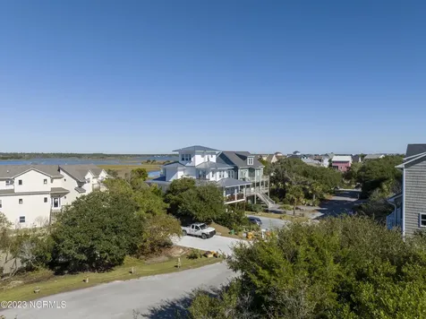 9B W Ridge Surf City NC 28445