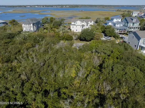 9B W Ridge Surf City NC 28445