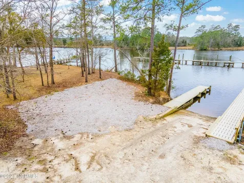 9219 Hart Drive Oriental NC 28571
