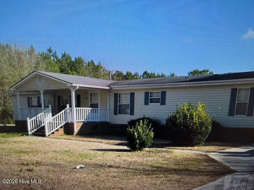 393 W Ridge Street Rose Hill NC 28458