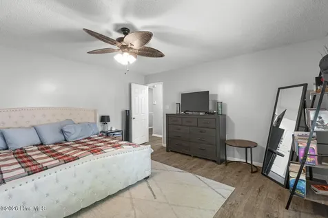 214 Baytree Drive Jacksonville NC 28546