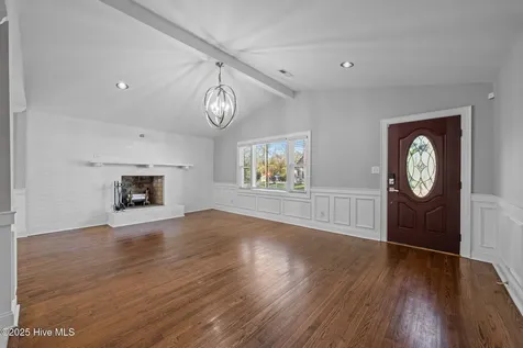 1909 Ef Thompkins Lane New Bern NC 28562