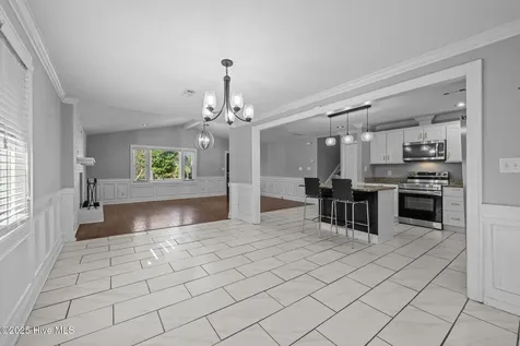 1909 Ef Thompkins Lane New Bern NC 28562