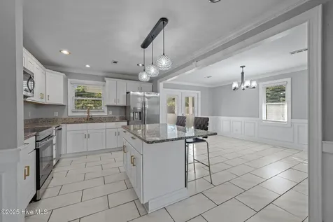 1909 Ef Thompkins Lane New Bern NC 28562