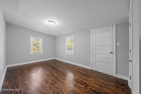 1909 Ef Thompkins Lane New Bern NC 28562