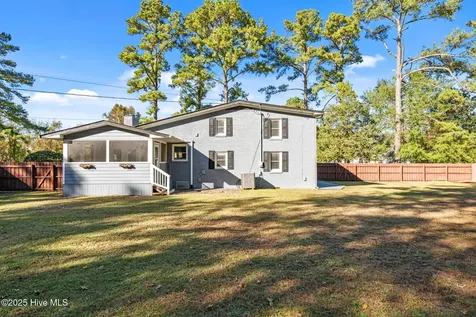 1909 Ef Thompkins Lane New Bern NC 28562