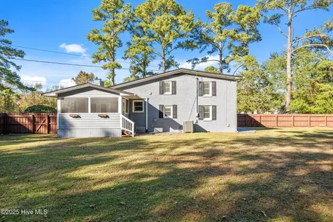 1909 Ef Thompkins Lane New Bern NC 28562