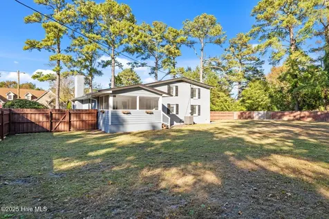 1909 Ef Thompkins Lane New Bern NC 28562