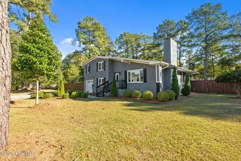 1909 Ef Thompkins Lane New Bern NC 28562