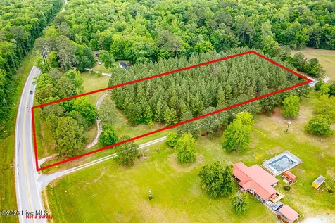 4640 N Us 17 Highway Ernul NC 28527