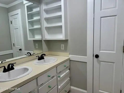 102 Squire Drive Winterville NC 28590