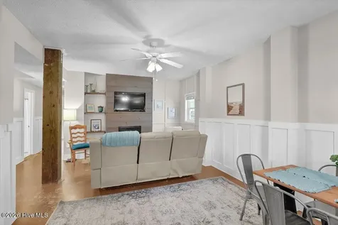 8007 8th Street Surf City NC 28445